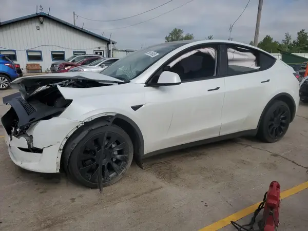 7SAYGAEE0NF366416 2022 TESLA MODEL Y - Image 1