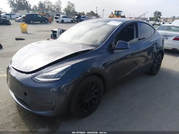 7SAYGAEE0NF389792 2022 TESLA MODEL Y - Image 2