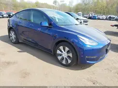 7SAYGAEE0NF393129 2022 TESLA MODEL Y