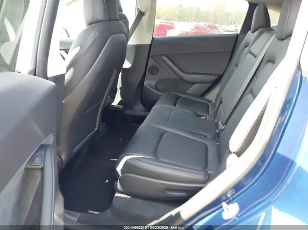 7SAYGAEE0NF393129 2022 TESLA MODEL Y - Image 8