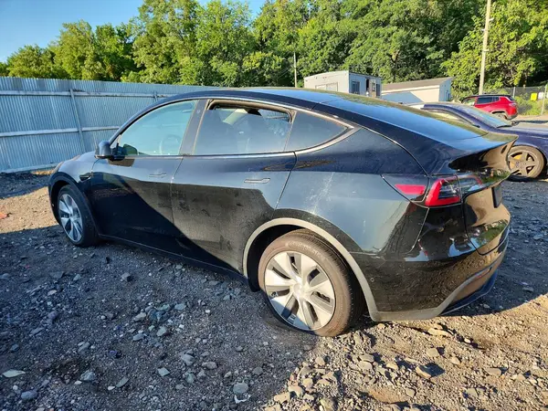 7SAYGAEE0NF401133 2022 TESLA MODEL Y - Image 2