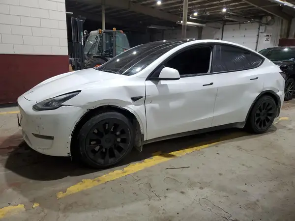 7SAYGAEE0NF401634 2022 TESLA MODEL Y - Image 1