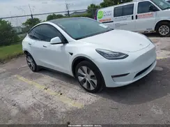 7SAYGAEE0NF428932 2022 TESLA MODEL Y