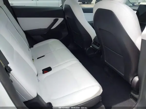 7SAYGAEE0NF428932 2022 TESLA MODEL Y - Image 8