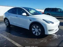 7SAYGAEE0NF493375 2022 TESLA MODEL Y