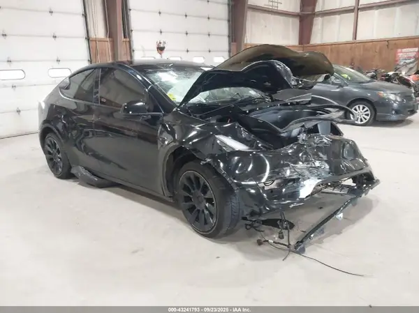 7SAYGAEE0NF506285 2022 TESLA MODEL Y - Image 1