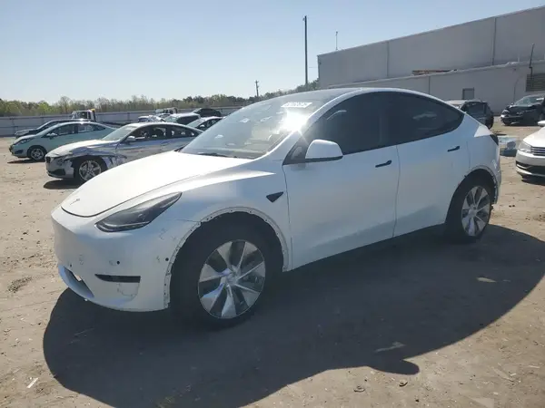 7SAYGAEE0NF517688 2022 TESLA MODEL Y - Image 1