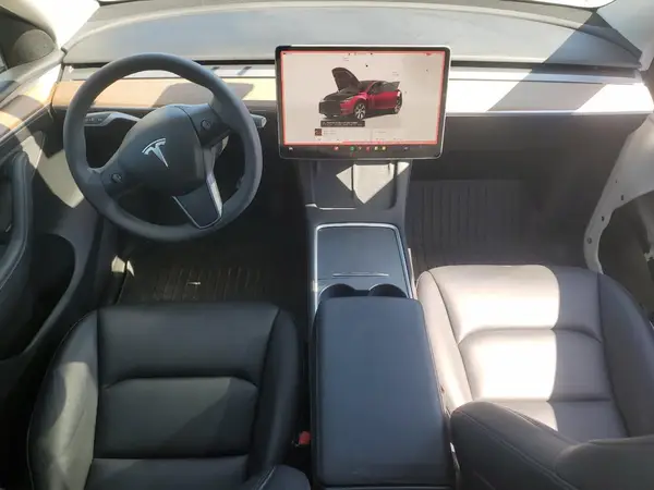 7SAYGAEE0NF517688 2022 TESLA MODEL Y - Image 8