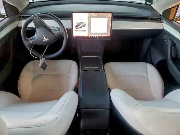 7SAYGAEE0NF523071 2022 TESLA MODEL Y - Image 8