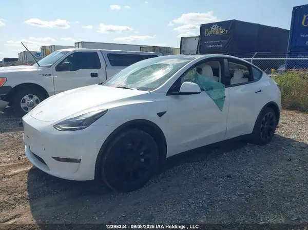 7SAYGAEE0NF530814 2022 TESLA MODEL Y - Image 2