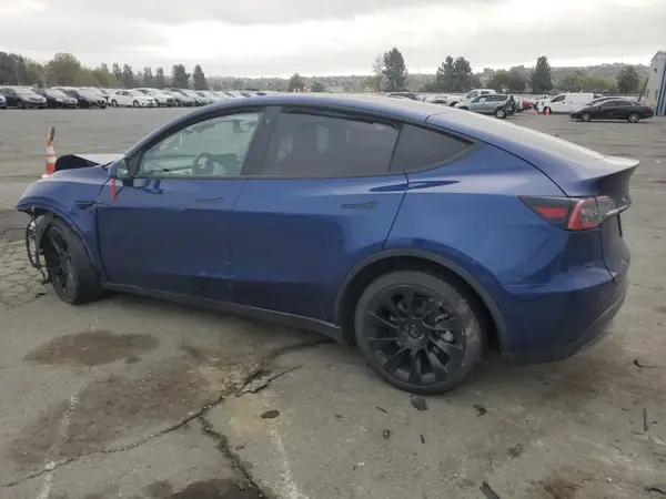 7SAYGAEE0NF547354 2022 TESLA MODEL Y - Image 2
