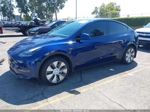 7SAYGAEE0NF552814 2022 TESLA MODEL Y - Image 2