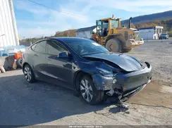 7SAYGAEE0PF582530 2023 TESLA MODEL Y