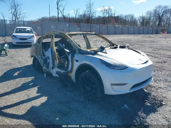 7SAYGAEE0PF591258 2023 TESLA MODEL Y - Image 1