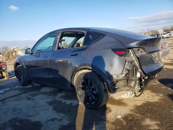 7SAYGAEE0PF596346 2023 TESLA MODEL Y - Image 2