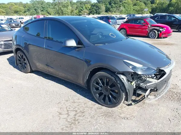 7SAYGAEE0PF606695 2023 TESLA MODEL Y - Image 1