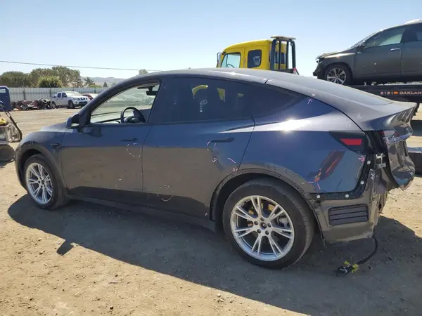 7SAYGAEE0PF611847 2023 TESLA MODEL Y - Image 2