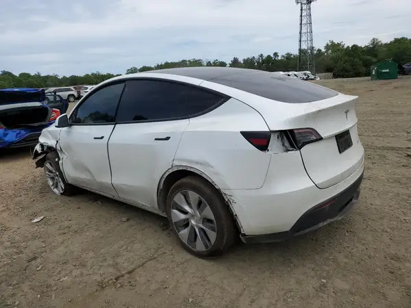 7SAYGAEE0PF641124 2023 TESLA MODEL Y - Image 2