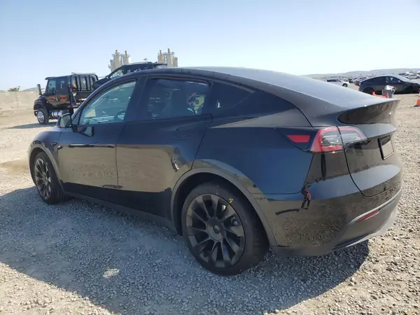 7SAYGAEE0PF642810 2023 TESLA MODEL Y - Image 2