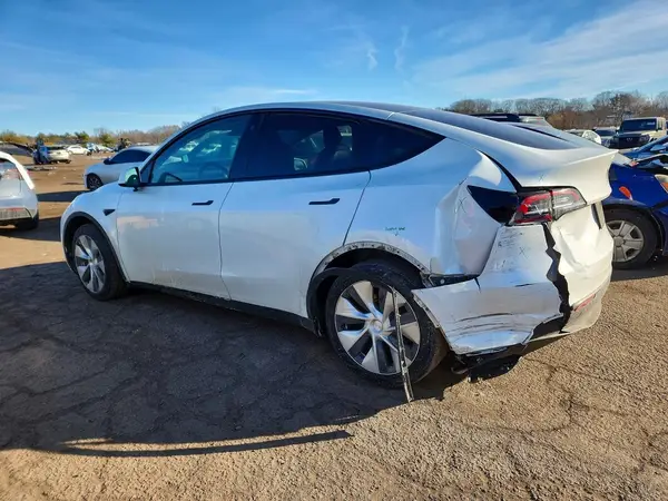 7SAYGAEE0PF675323 2023 TESLA MODEL Y - Image 2