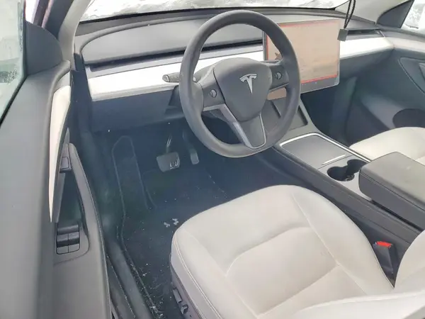 7SAYGAEE0PF695846 2023 TESLA MODEL Y - Image 8