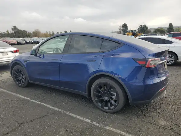 7SAYGAEE0PF697080 2023 TESLA MODEL Y - Image 2