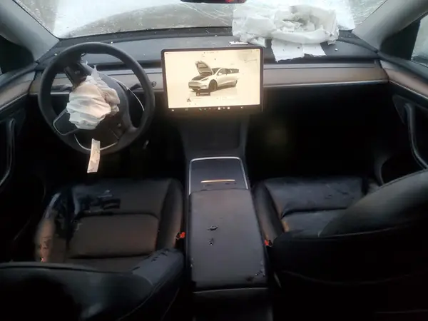 7SAYGAEE0PF698598 2023 TESLA MODEL Y - Image 8