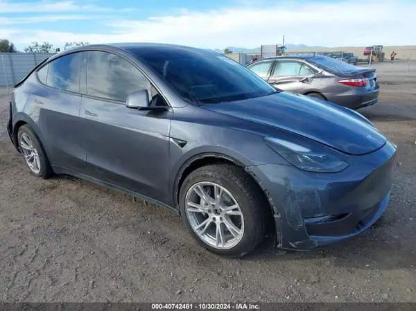 7SAYGAEE0PF740459 2023 TESLA MODEL Y - Image 1