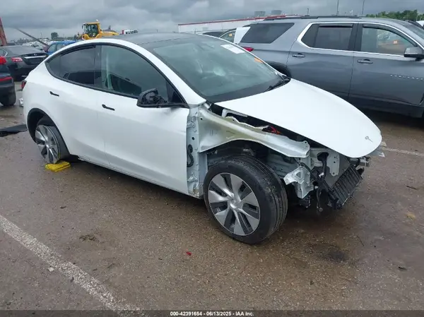 7SAYGAEE0PF744494 2023 TESLA MODEL Y - Image 1