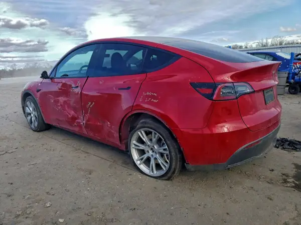 7SAYGAEE0PF751672 2023 TESLA MODEL Y - Image 2