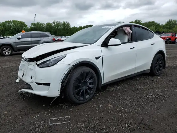 7SAYGAEE0PF755883 2023 TESLA MODEL Y - Image 1