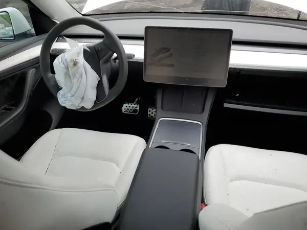 7SAYGAEE0PF755883 2023 TESLA MODEL Y - Image 8
