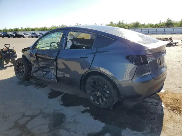7SAYGAEE0PF758296 2023 TESLA MODEL Y - Image 2