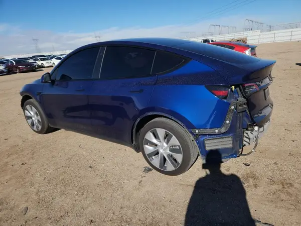 7SAYGAEE0PF772523 2023 TESLA MODEL Y - Image 2