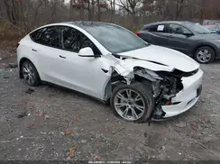 7SAYGAEE0PF785563 2023 TESLA MODEL Y