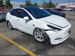7SAYGAEE0PF806900 2023 TESLA MODEL Y