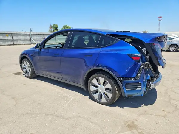 7SAYGAEE0PF836964 2023 TESLA MODEL Y - Image 2