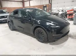 7SAYGAEE0PF888983 2023 TESLA MODEL Y