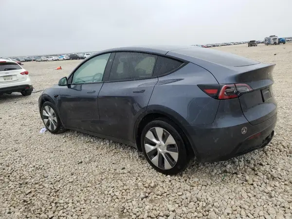 7SAYGAEE0PF890667 2023 TESLA MODEL Y - Image 2
