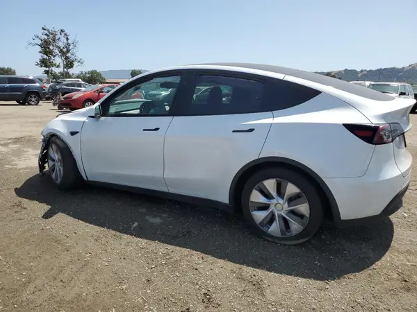 7SAYGAEE0PF912330 2023 TESLA MODEL Y - Image 2
