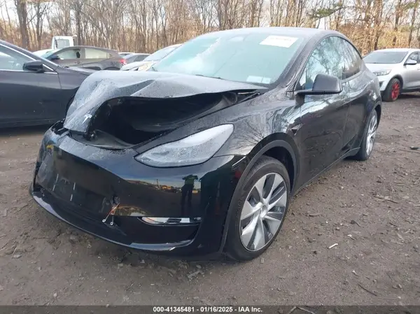 7SAYGAEE0PF927331 2023 TESLA MODEL Y - Image 2