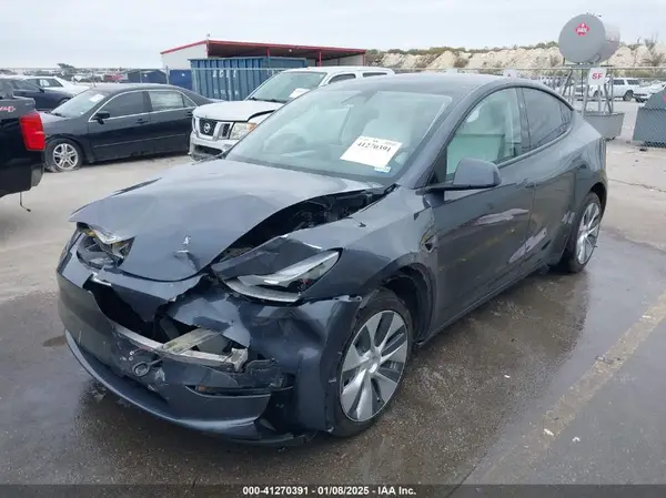 7SAYGAEE0PF940466 2023 TESLA MODEL Y - Image 2