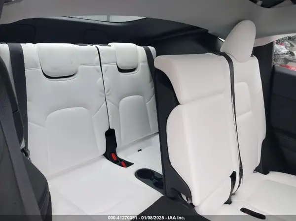 7SAYGAEE0PF940466 2023 TESLA MODEL Y - Image 8
