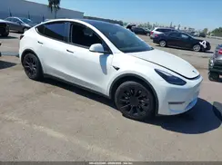 7SAYGAEE0PF948826 2023 TESLA MODEL Y