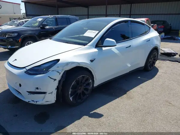 7SAYGAEE0PF948826 2023 TESLA MODEL Y - Image 2