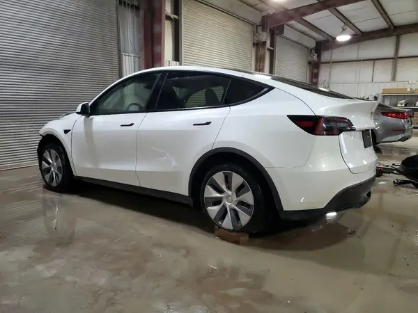 7SAYGAEE0PF966808 2023 TESLA MODEL Y - Image 2