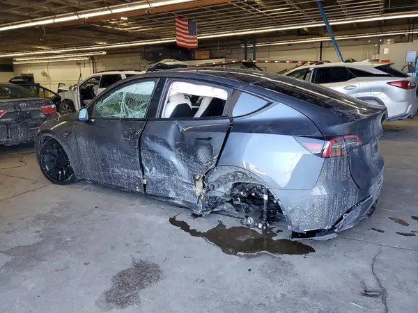 7SAYGAEE0PF967148 2023 TESLA MODEL Y - Image 2