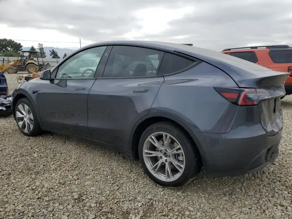 7SAYGAEE0PF967733 2023 TESLA MODEL Y - Image 2