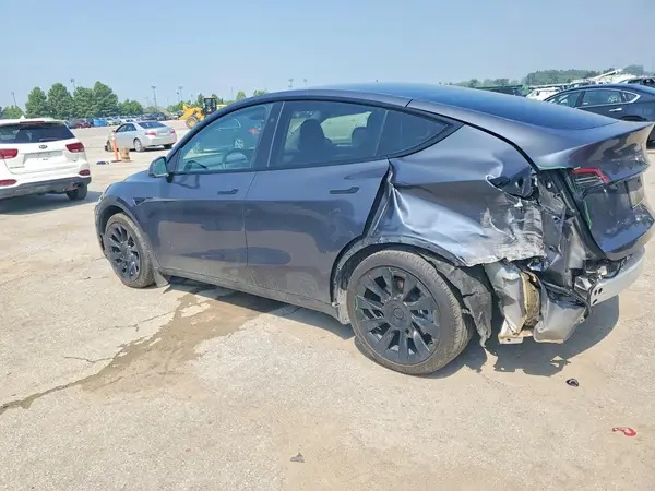 7SAYGAEE0PF978537 2023 TESLA MODEL Y - Image 2