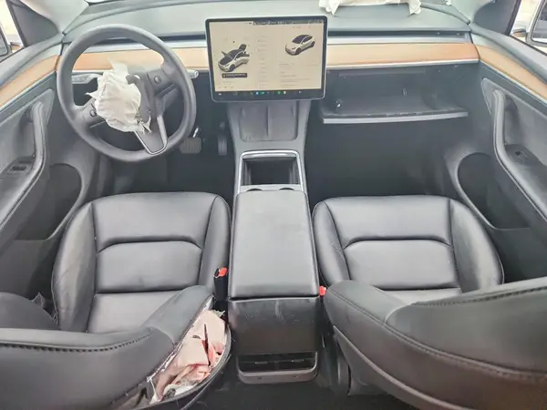 7SAYGAEE0PF980398 2023 TESLA MODEL Y - Image 8